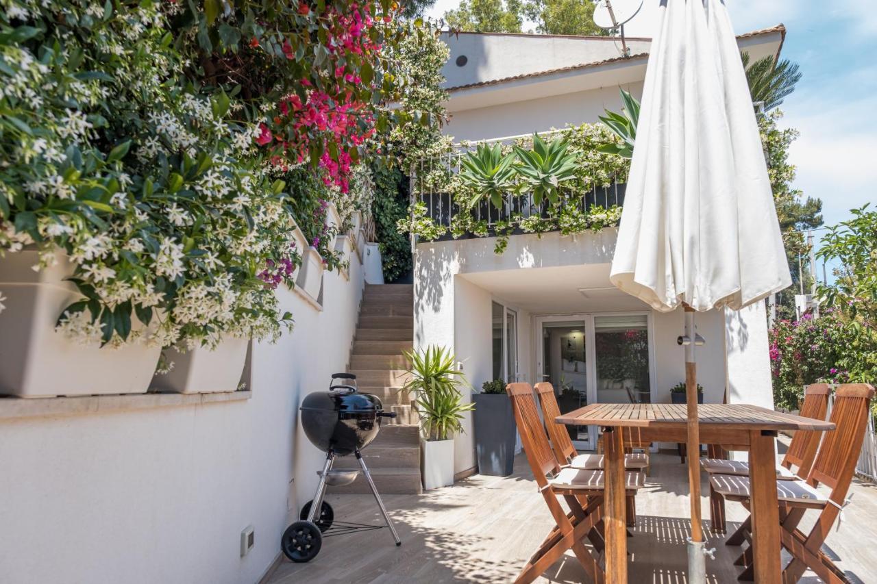 Teatro Apartments Mondello Палермо Екстериор снимка