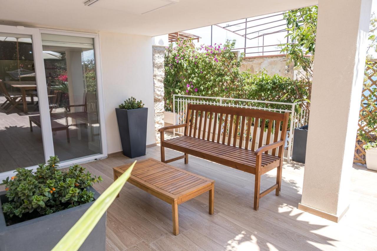 Teatro Apartments Mondello Палермо Екстериор снимка