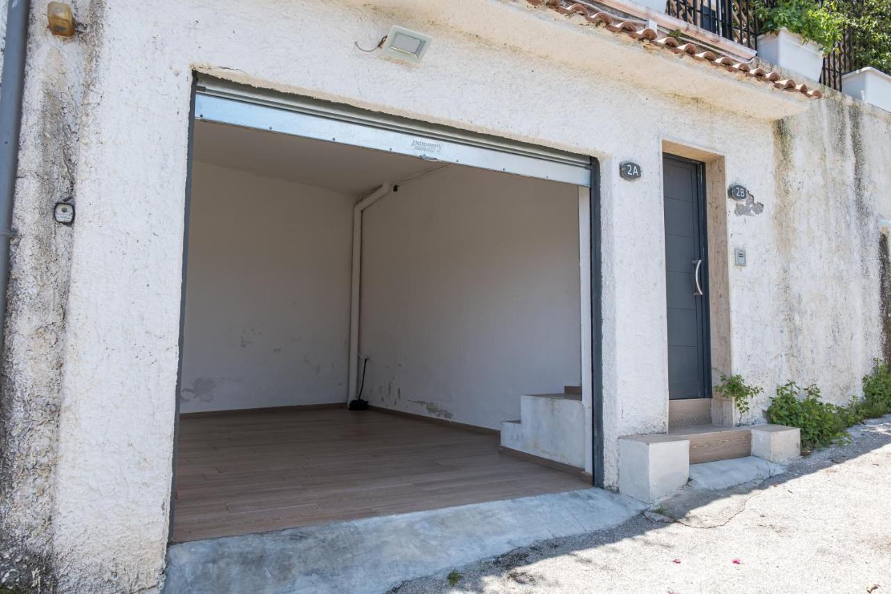 Teatro Apartments Mondello Палермо Екстериор снимка